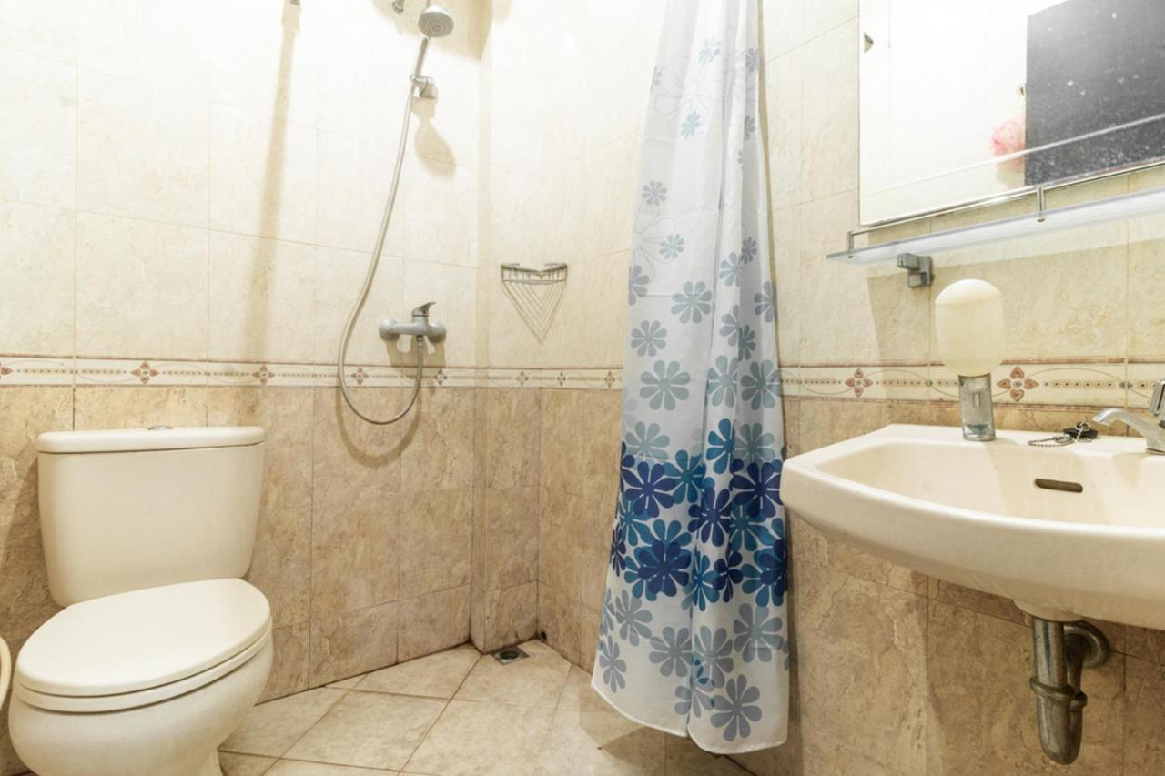 ホテル レッドドアーズ ニア バフ モール マナド Malalayang エクステリア 写真